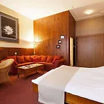 Отель Hotel Dordrecht Дордрехт