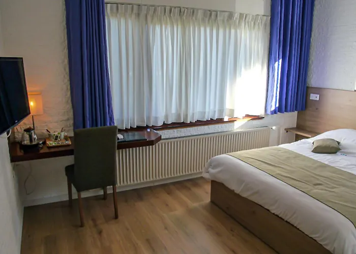 Hotel Dordrecht Hotell 3*